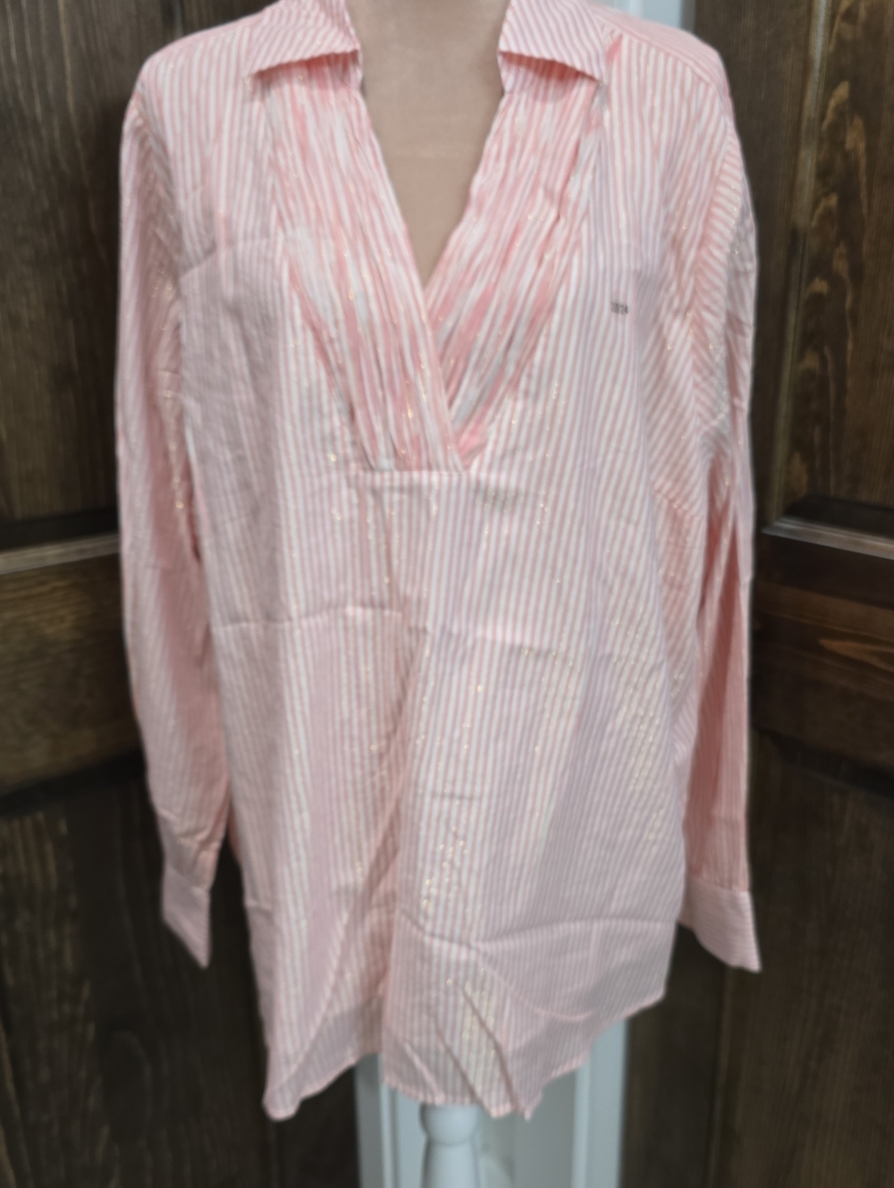 Men's Pink Stripe Casual Button-Down Shirt with Subtle Sheen